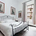 4Bnb - Cavour Square Apartment